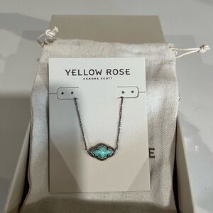 Abbie Vintage Silver Etch Frame Short Pendant Necklace